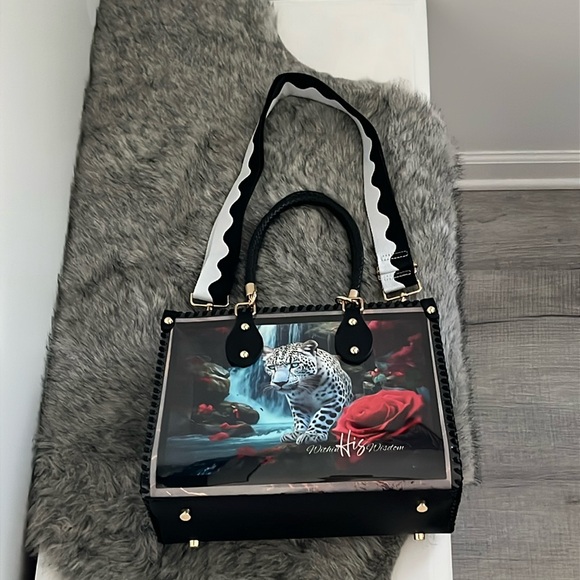 *SOLD* CHiP Bags modern style black white blue leopard lion roses tote purse - Picture 10 of 15